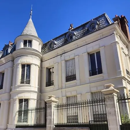 Logement De Charme 2 Chambres 100M2 Hypercentre 2Eme Etage Nemours Exterior photo